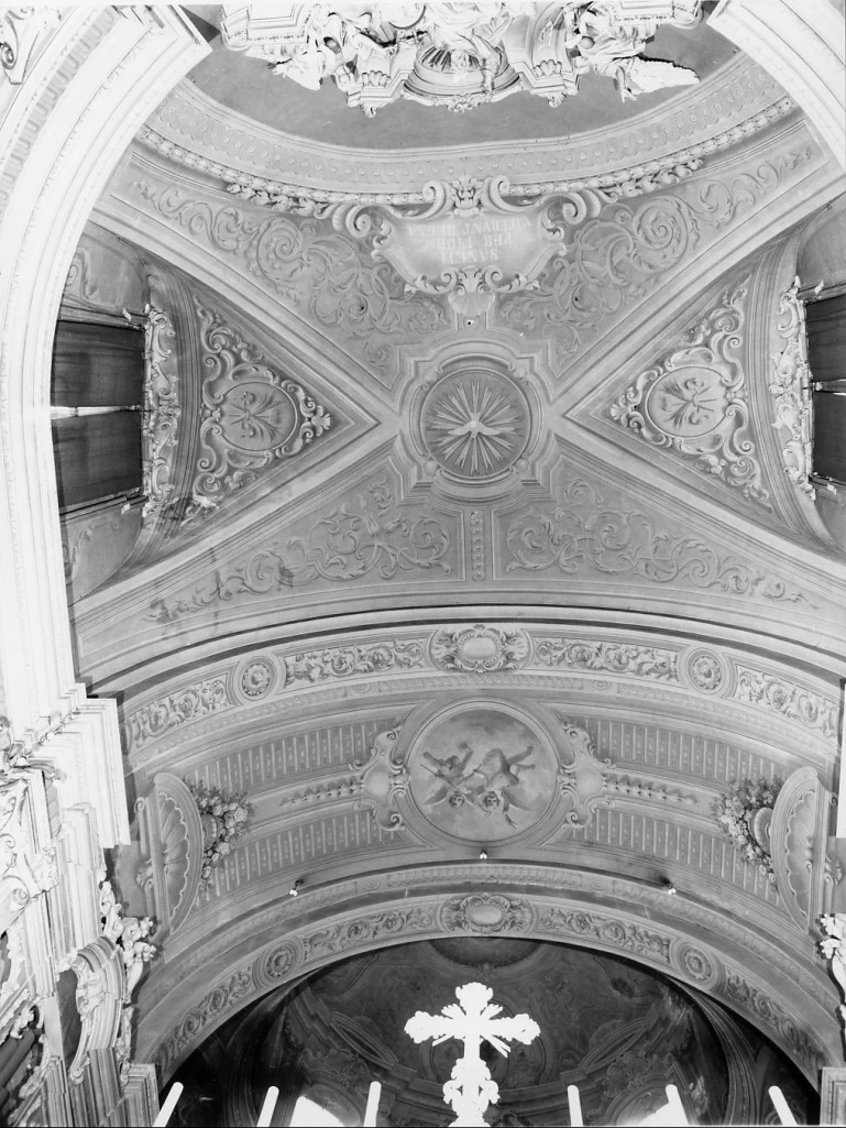 Angeli, fogliami, grottesche e vasi di fiori - Cento, Ferrara